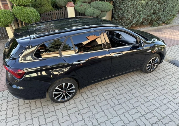 Fiat Tipo cena 34900 przebieg: 90121, rok produkcji 2018 z Garwolin małe 211